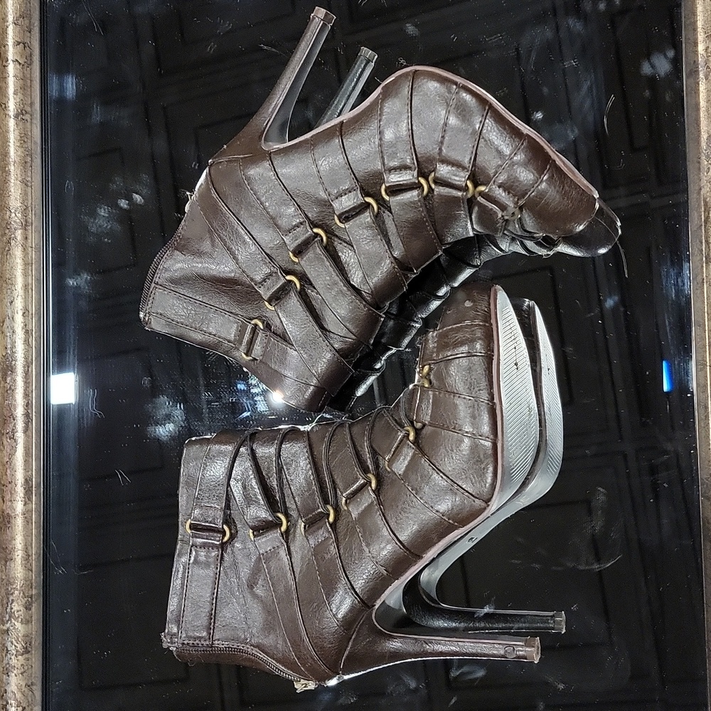 Dark brown Anne Michelle faux leather heeled boots size 5.5